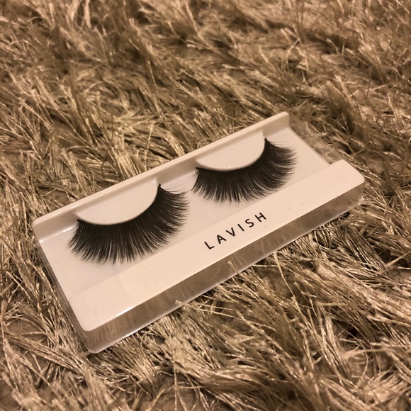 B3G1 Free! 1 Pair of Lashes